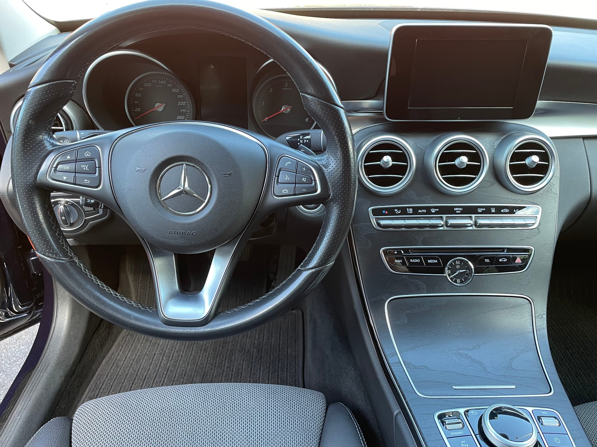 MERCEDES-BENZ C 250 d Swiss Star Avantgarde 4Matic 9G-Tronic-image-9