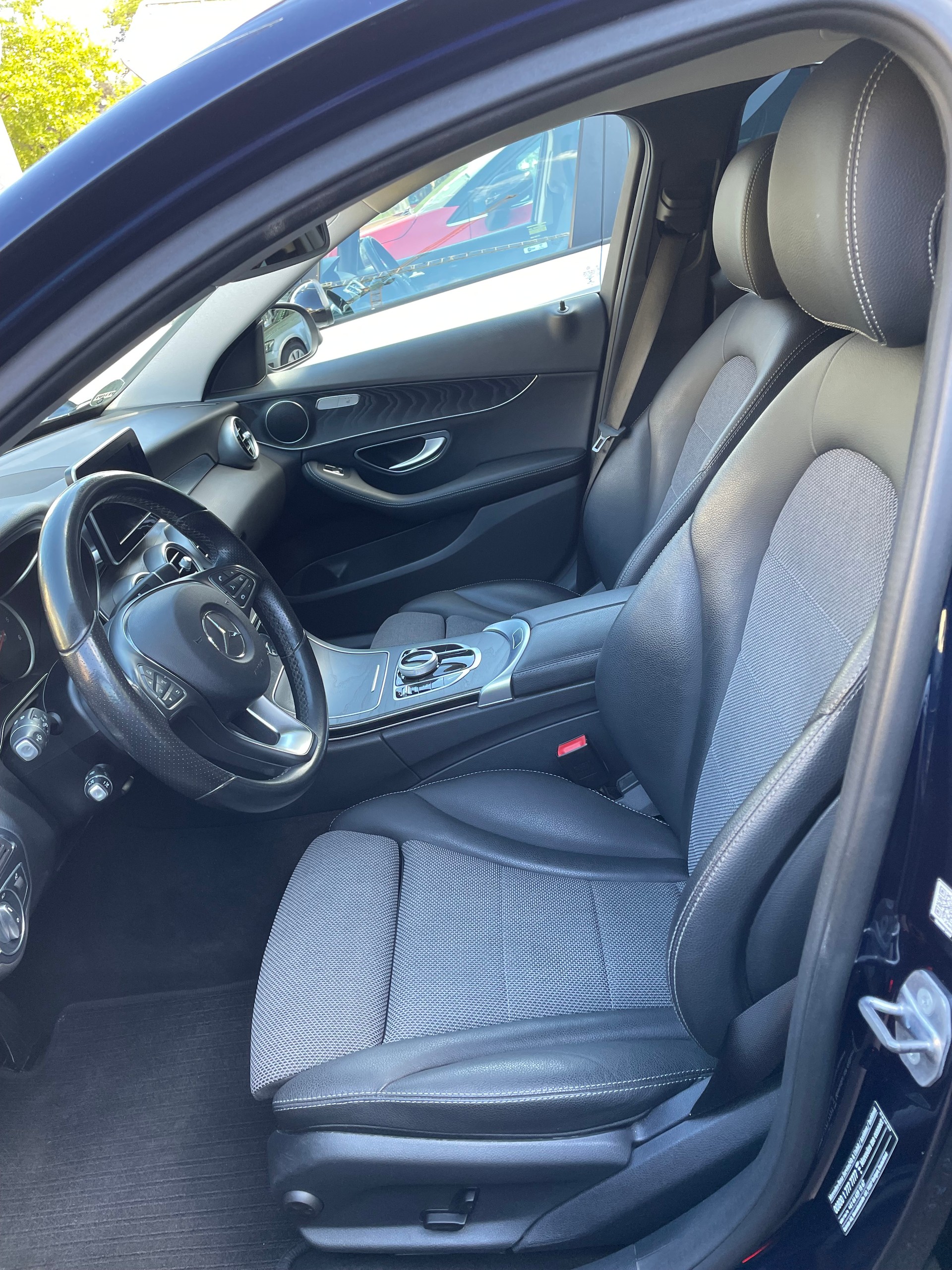 MERCEDES-BENZ C 250 d Swiss Star Avantgarde 4Matic 9G-Tronic-image-7