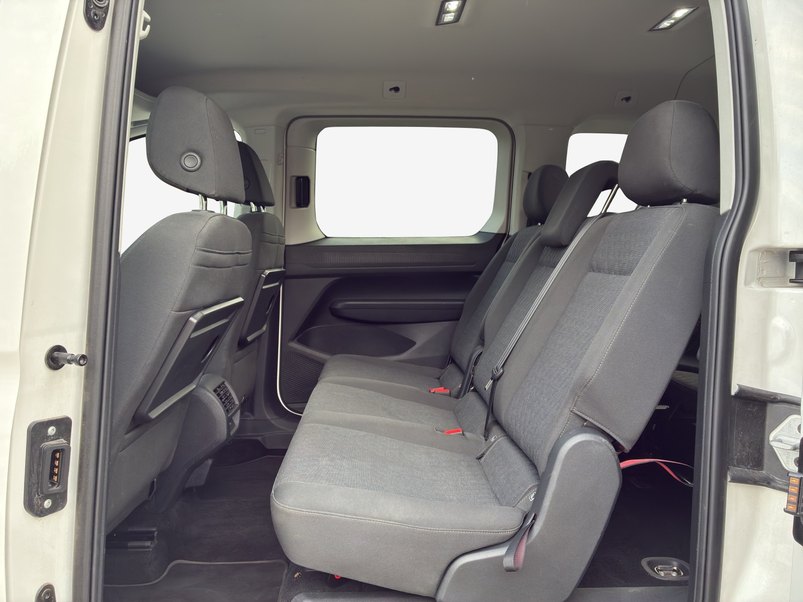 VW Caddy Maxi 1.5 TSI Plug in Hybrid Life DSG-image-11