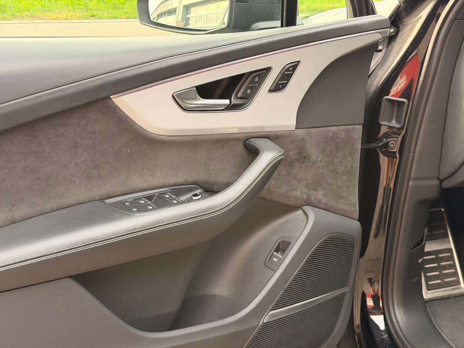 AUDI SQ7 TFSI quattro tiptronic *Keramikbremse*-image-12