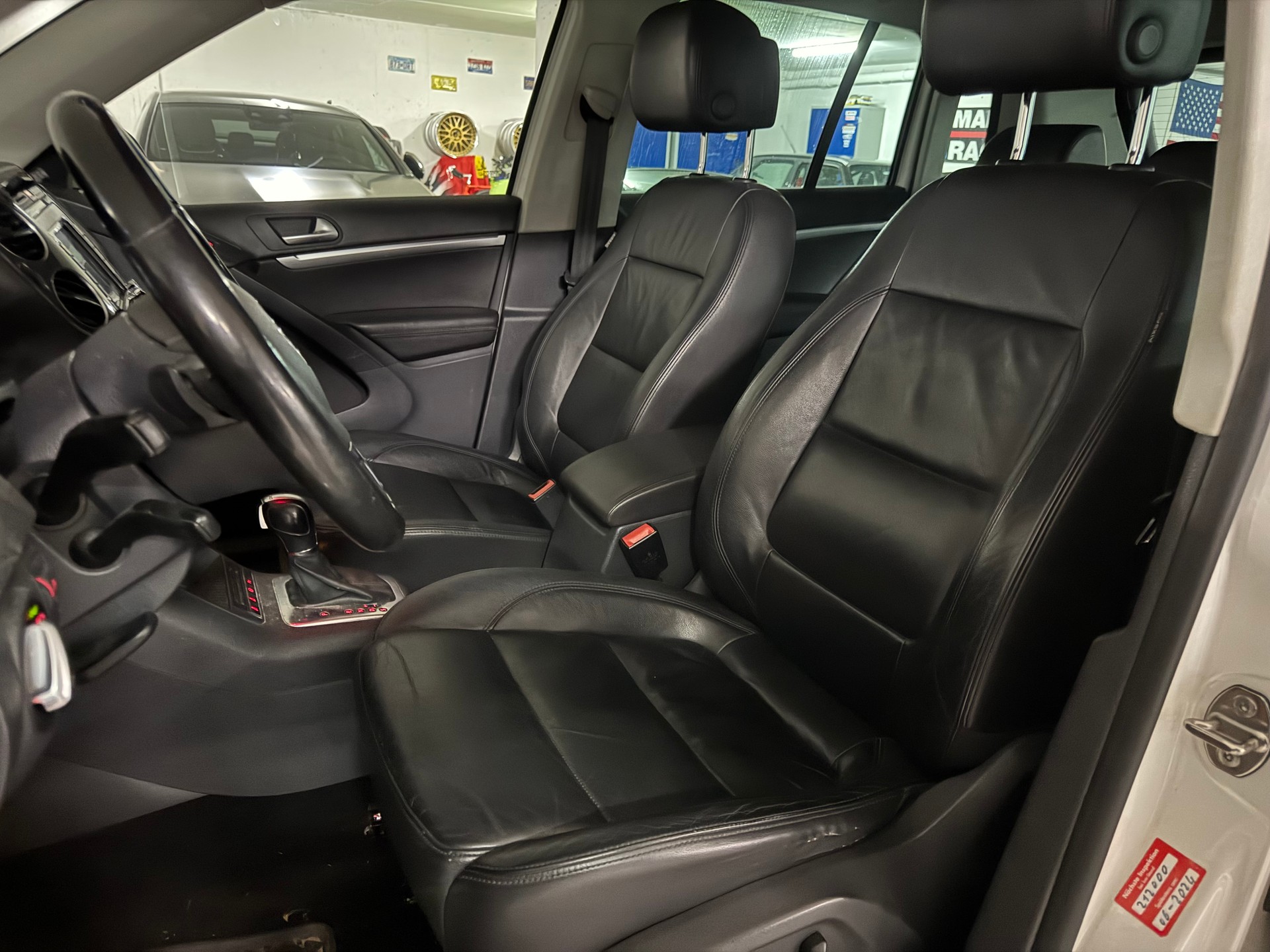 VW Tiguan 2.0 TDI BlueMotion Sport&Style 4Motion DSG-image-9