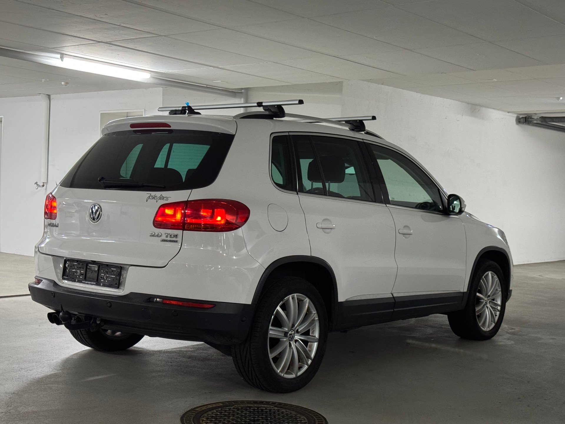 VW Tiguan 2.0 TDI BlueMotion Sport&Style 4Motion DSG-image-6