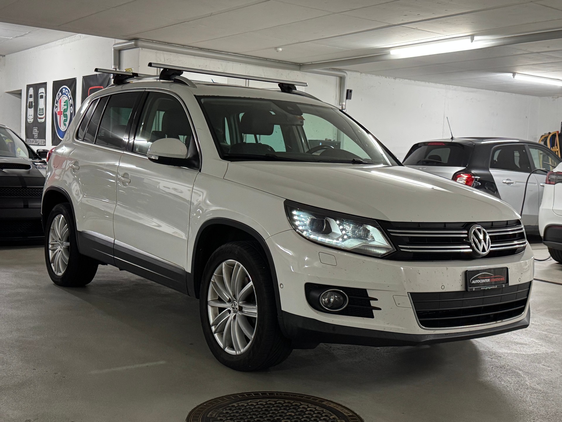VW Tiguan 2.0 TDI BlueMotion Sport&Style 4Motion DSG-image-2