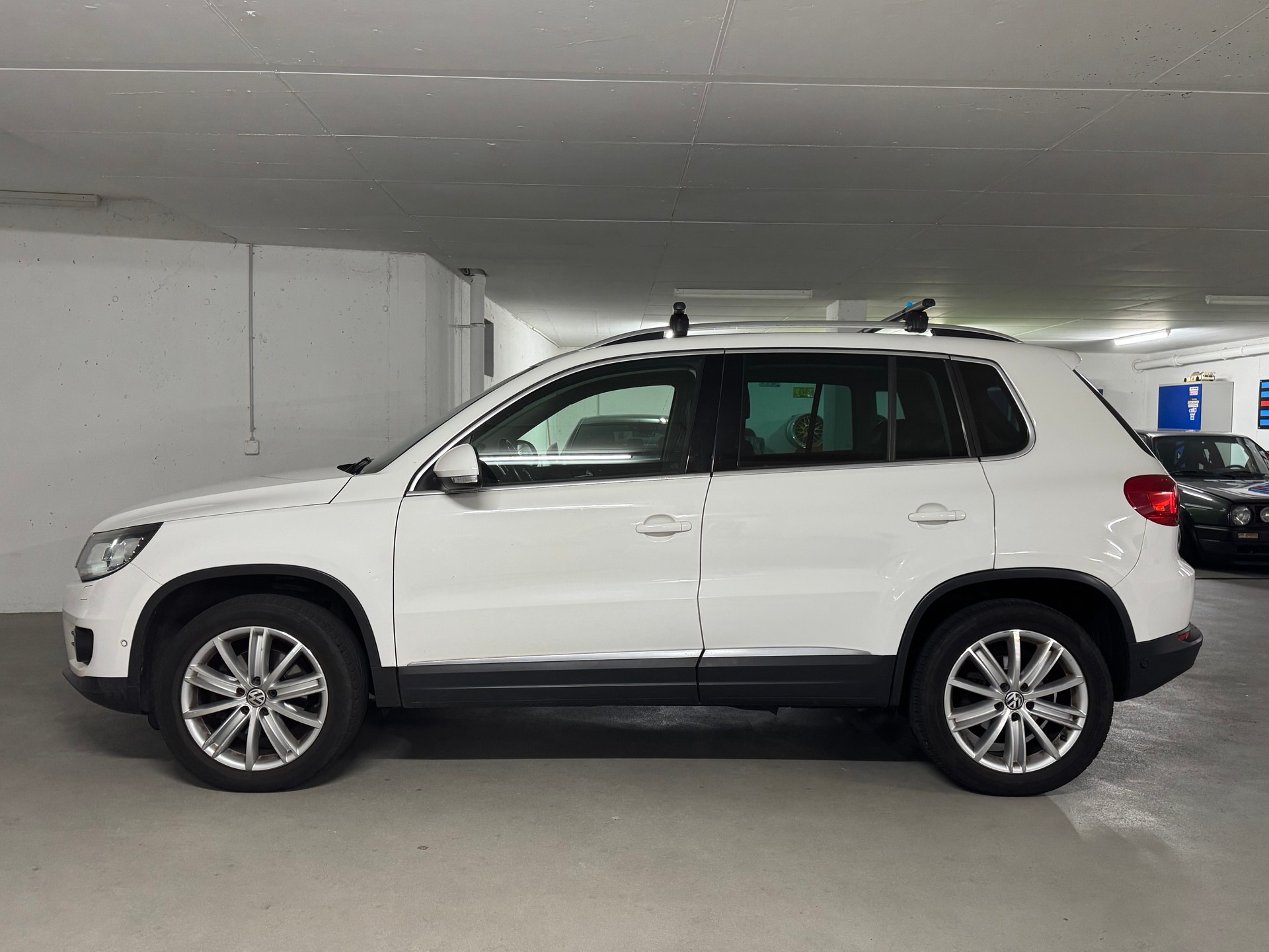 VW Tiguan 2.0 TDI BlueMotion Sport&Style 4Motion DSG-image-3