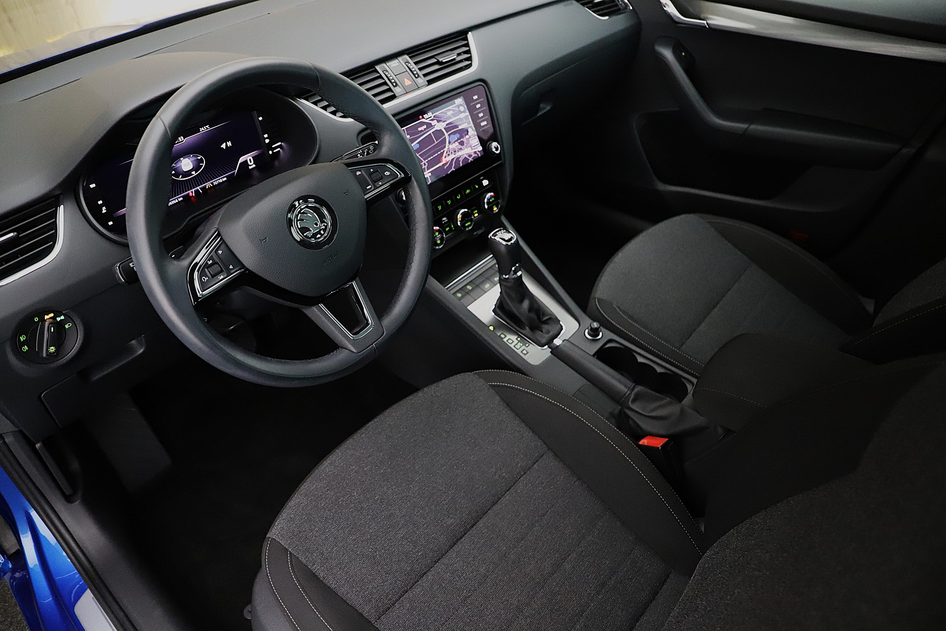 SKODA Octavia Combi 2.0 TSI Soleil 4x4 DSG-image-4