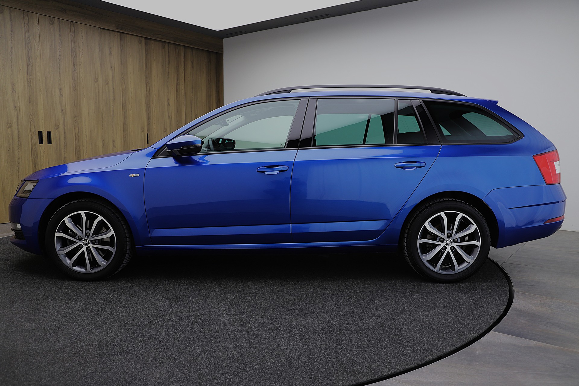 SKODA Octavia Combi 2.0 TSI Soleil 4x4 DSG-image-2
