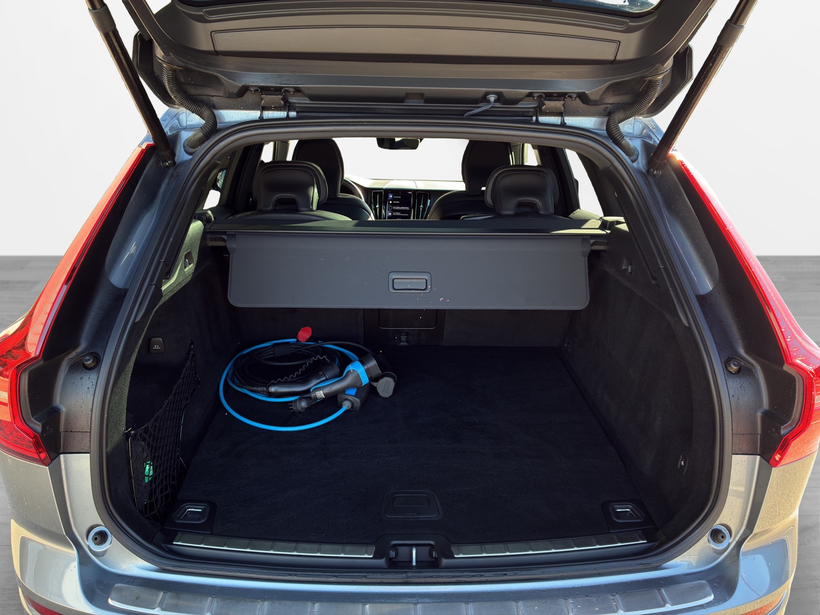 VOLVO XC60 2.0 T6 TE R-Design eAWD-image-14