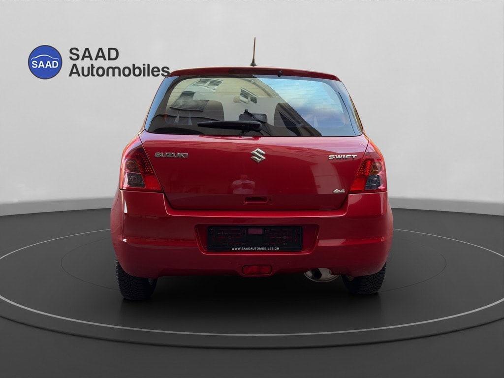 SUZUKI Swift 1.3i 16V GL Top Piz Sulai LE 4x4-image-4