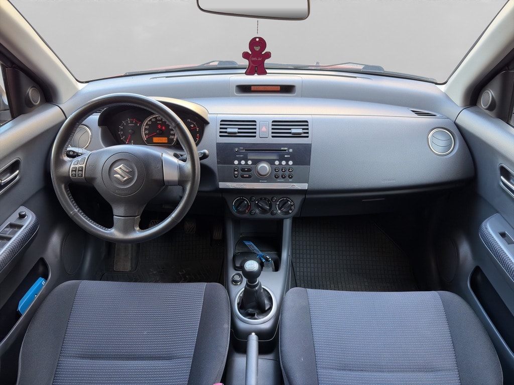 SUZUKI Swift 1.3i 16V GL Top Piz Sulai LE 4x4-image-12