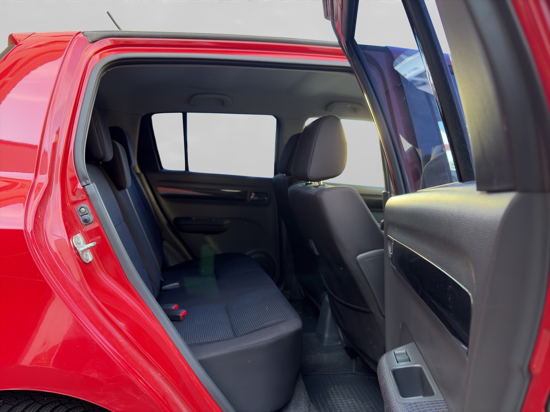 SUZUKI Swift 1.3i 16V GL Top Piz Sulai LE 4x4-image-11