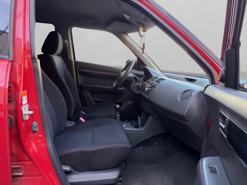 SUZUKI Swift 1.3i 16V GL Top Piz Sulai LE 4x4-image-9