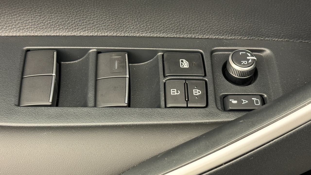 TOYOTA Corolla Touring Sports 1.8 HSD Sport e-CVT-image-8