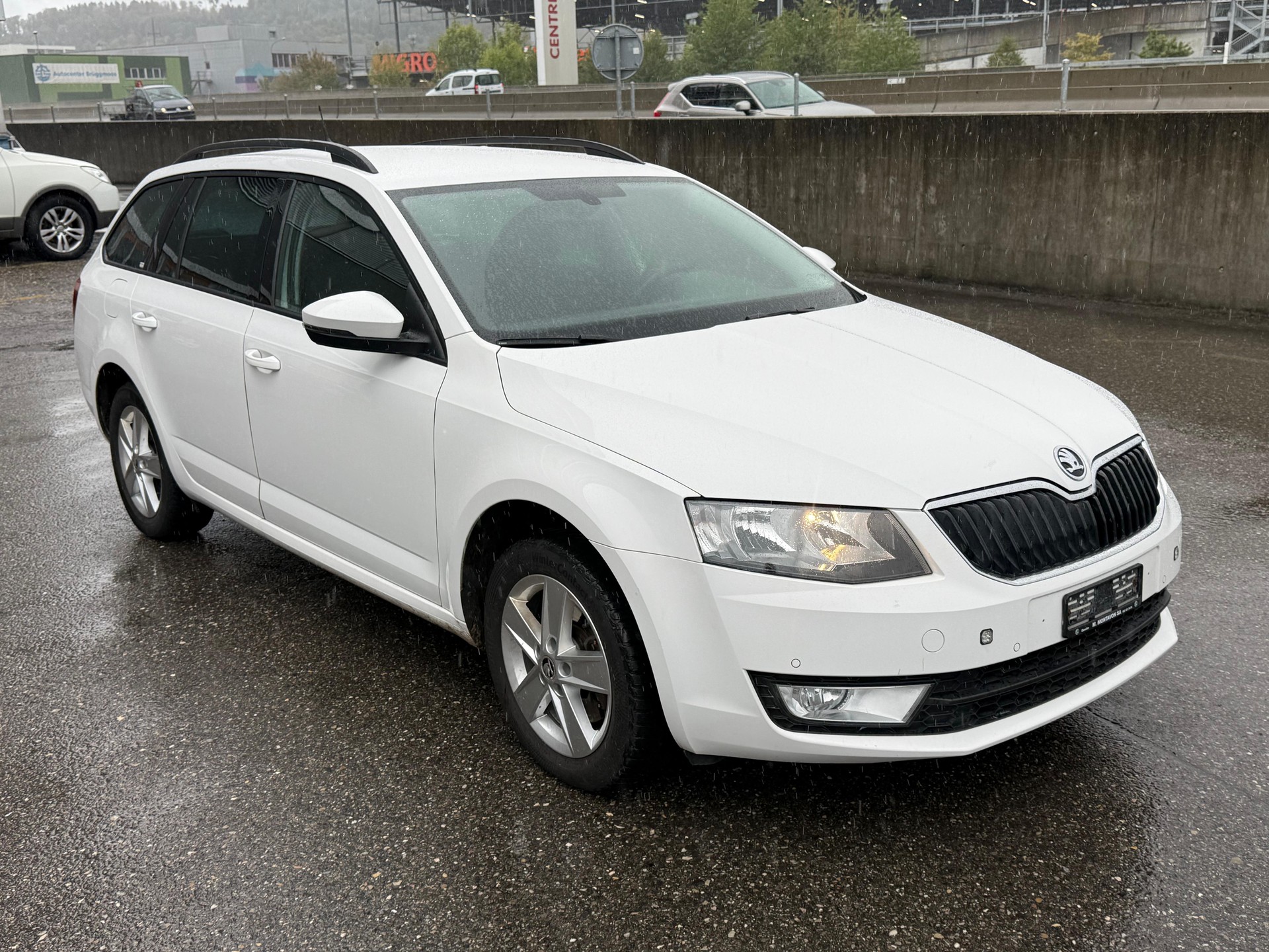 SKODA Octavia Combi 2.0 TDI Swiss Edition 4x4 DSG-image-2