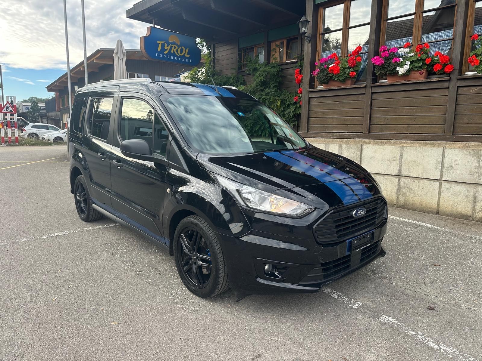 FORD Tourneo Connect 1.5 EcoBlue Trend-image-0
