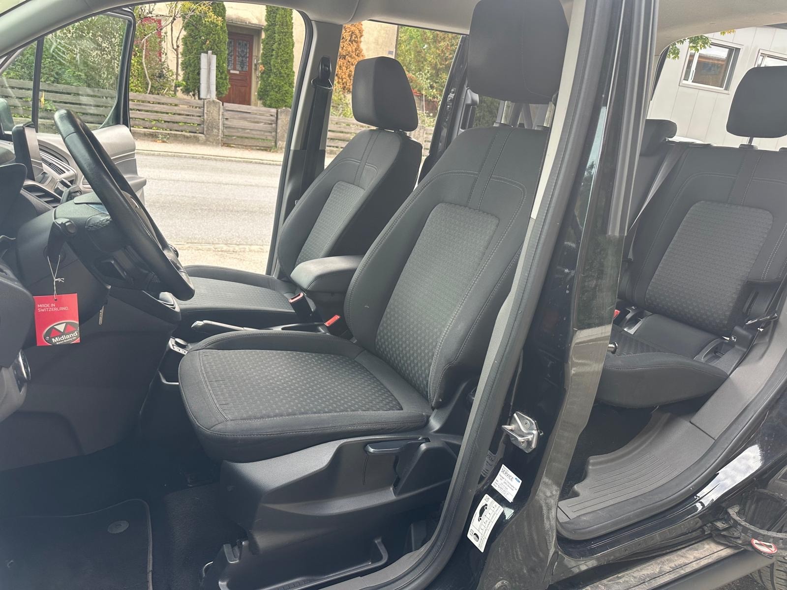 FORD Tourneo Connect 1.5 EcoBlue Trend-image-8