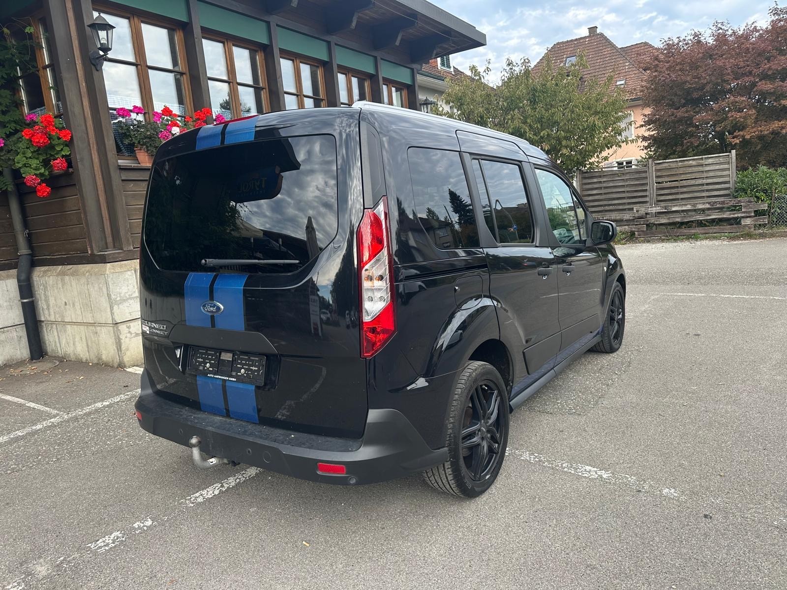 FORD Tourneo Connect 1.5 EcoBlue Trend-image-2