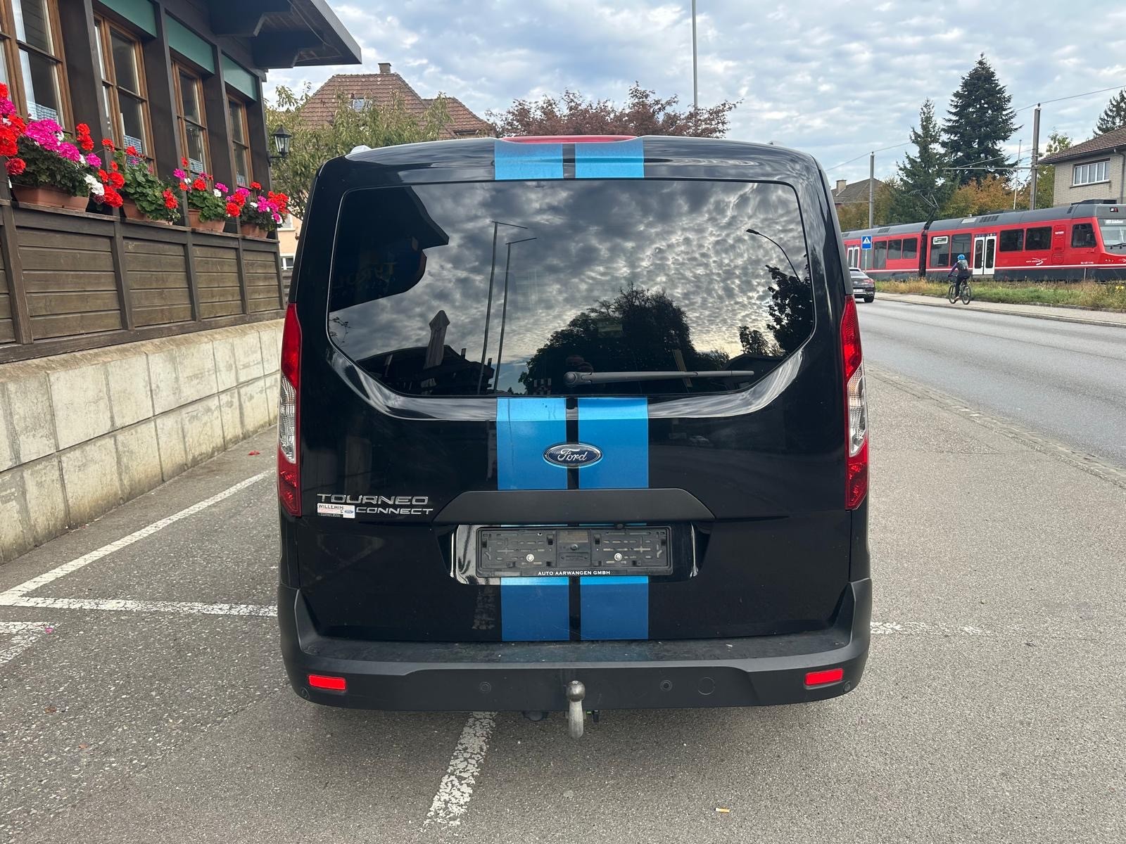 FORD Tourneo Connect 1.5 EcoBlue Trend-image-5