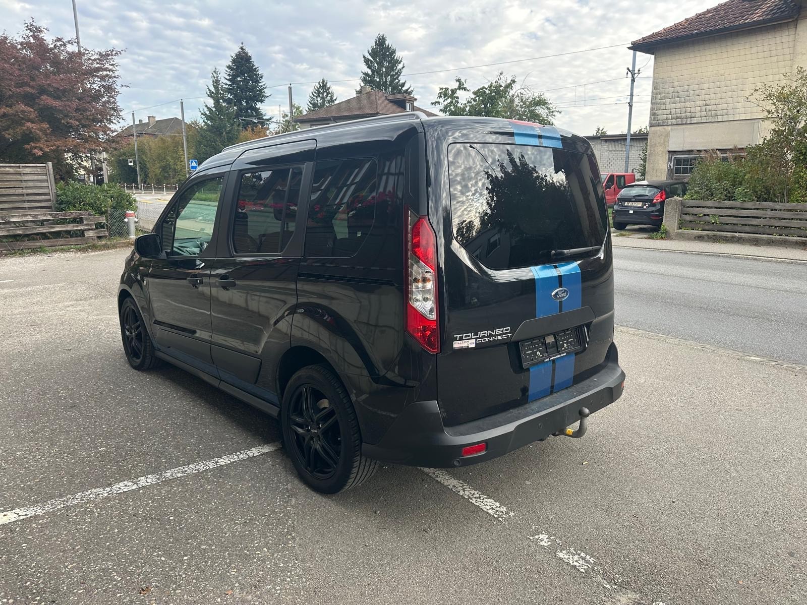 FORD Tourneo Connect 1.5 EcoBlue Trend-image-3