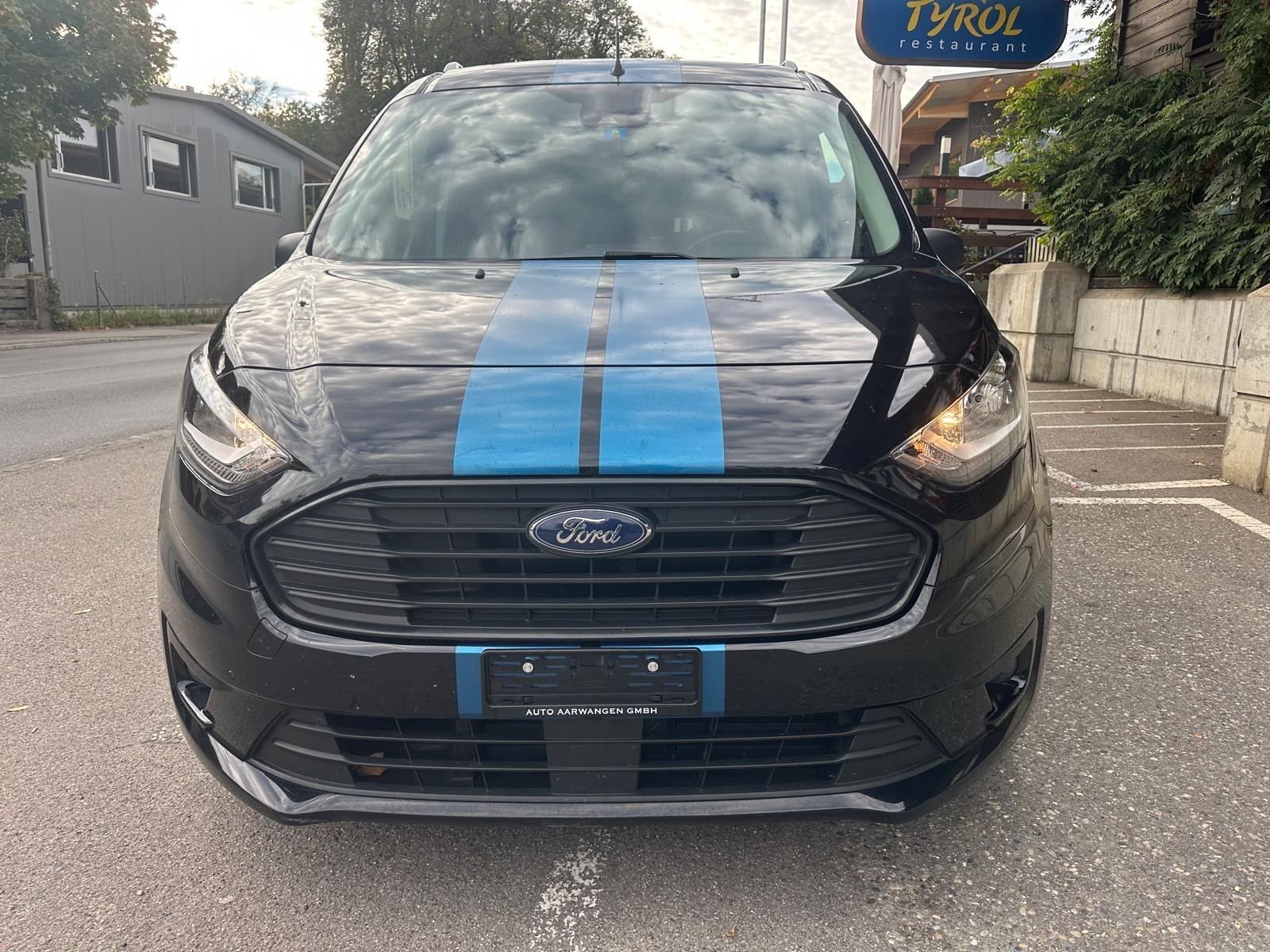 FORD Tourneo Connect 1.5 EcoBlue Trend-image-4