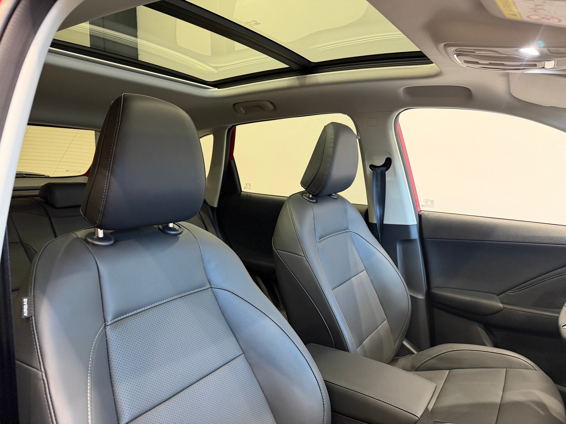 MG ZS 1.5 HEV Luxury*PANORAMA*FACELIFT*-image-8