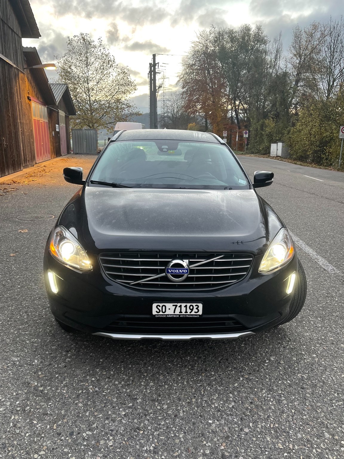 VOLVO XC60 D4 AWD Husky Edition Geartronic-image-0