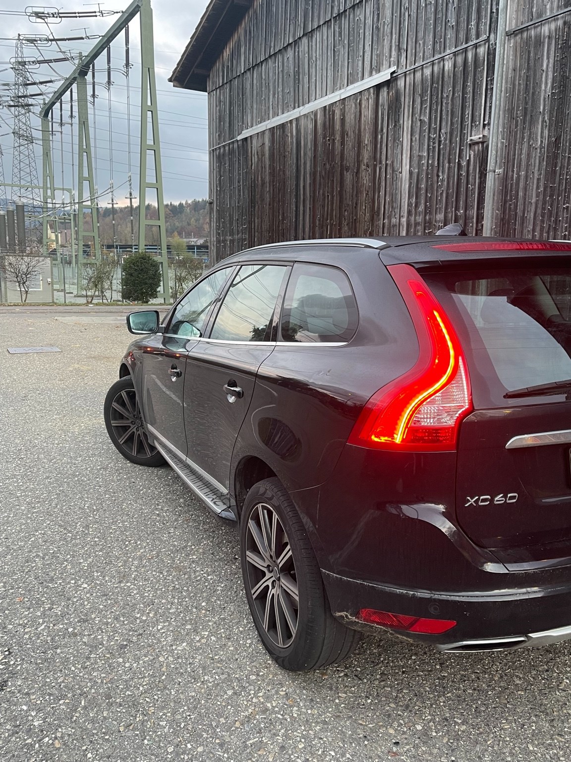 VOLVO XC60 D4 AWD Husky Edition Geartronic-image-2