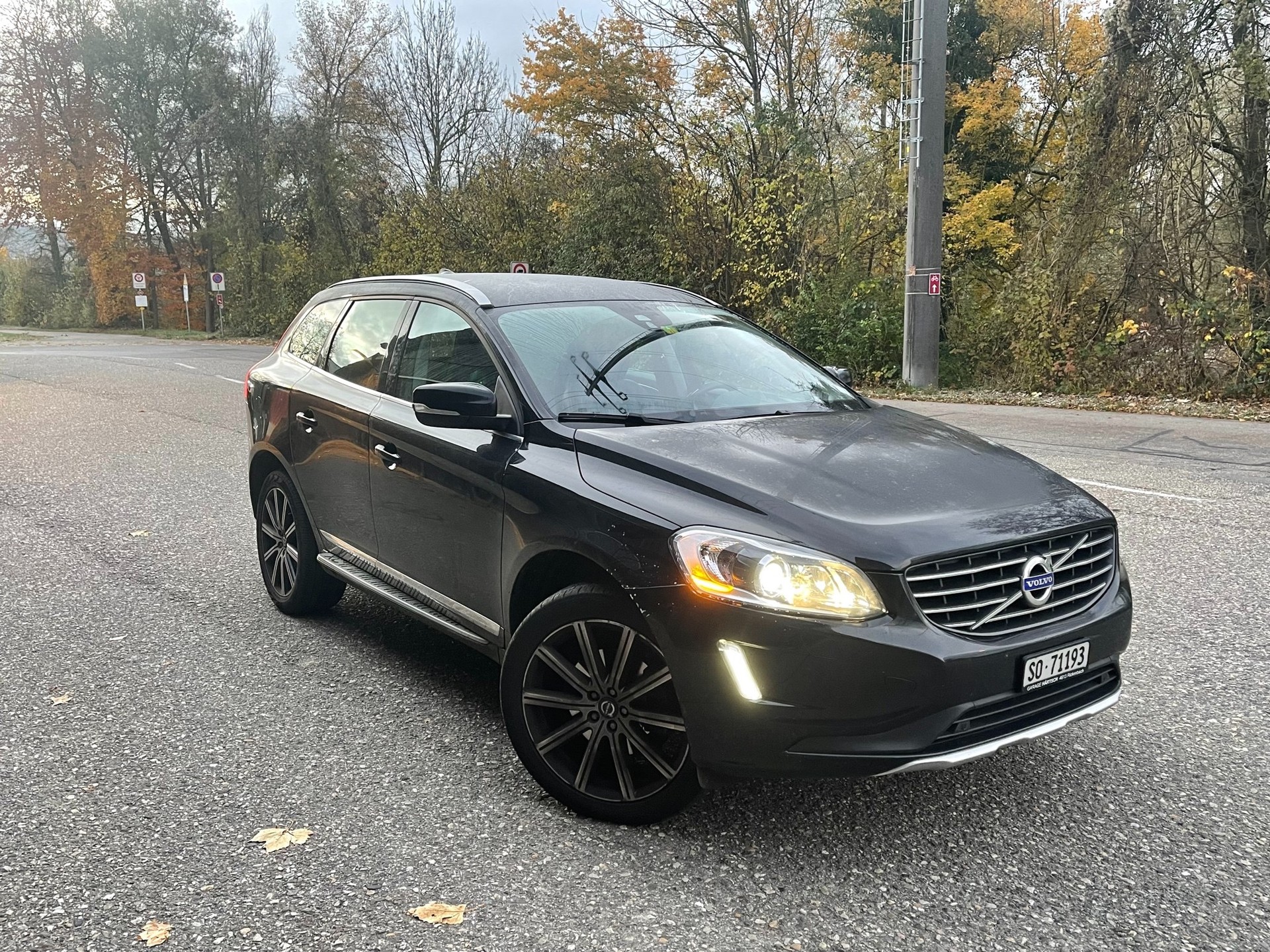 VOLVO XC60 D4 AWD Husky Edition Geartronic-image-5