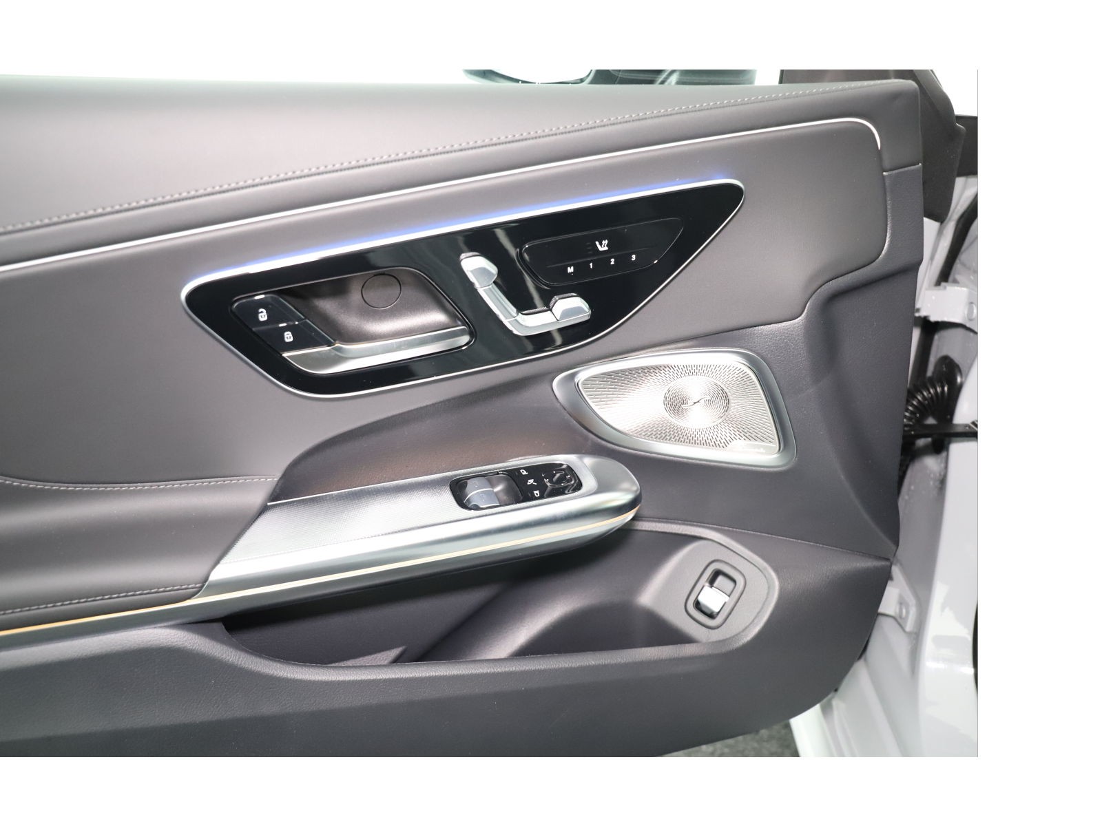 MERCEDES-BENZ CLE 300 4M Coupé SMG Line-image-9
