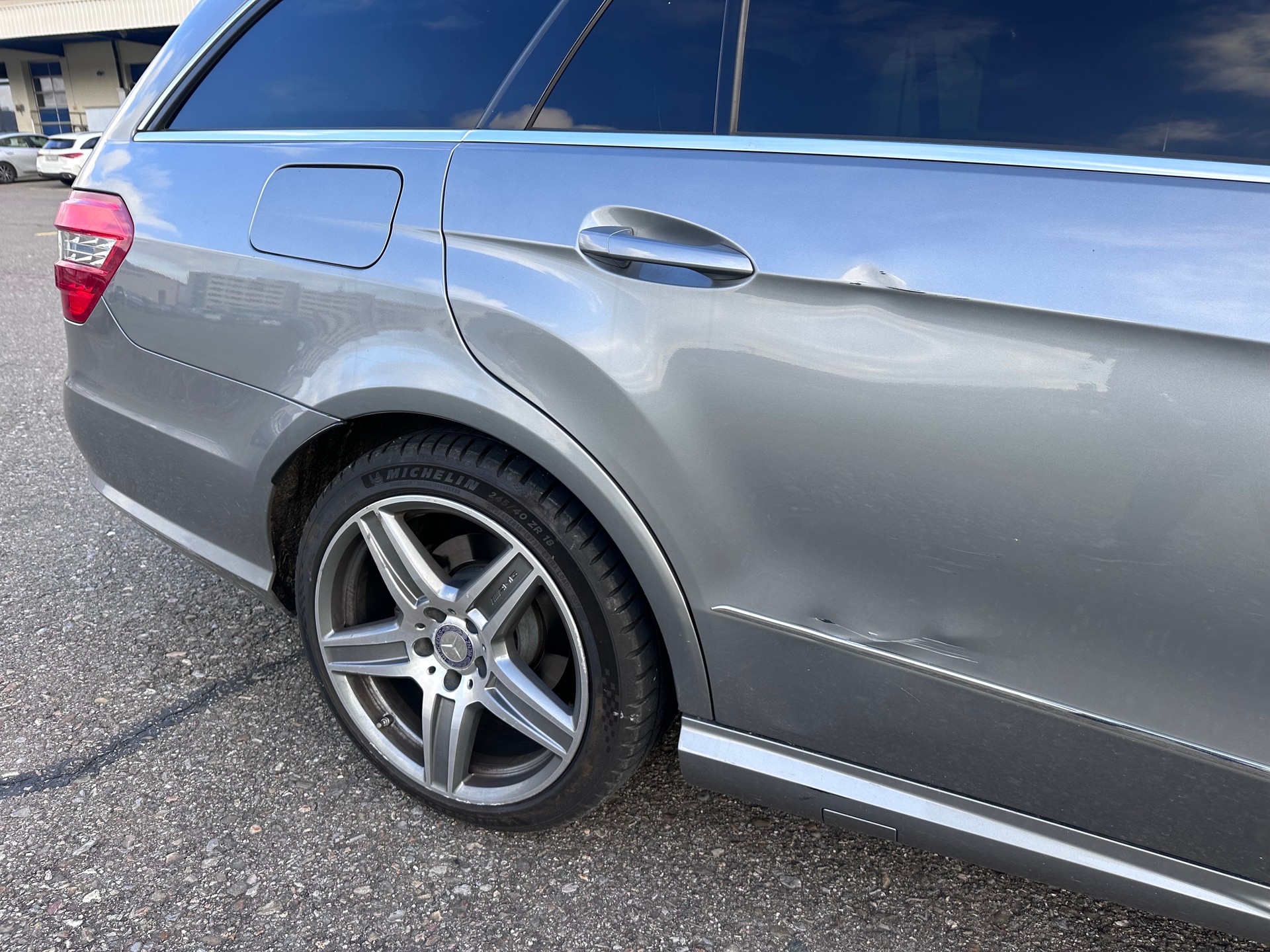 MERCEDES-BENZ E 350 CDI BlueEff. Avantgarde 4Matic 7G-Tronic-image-10