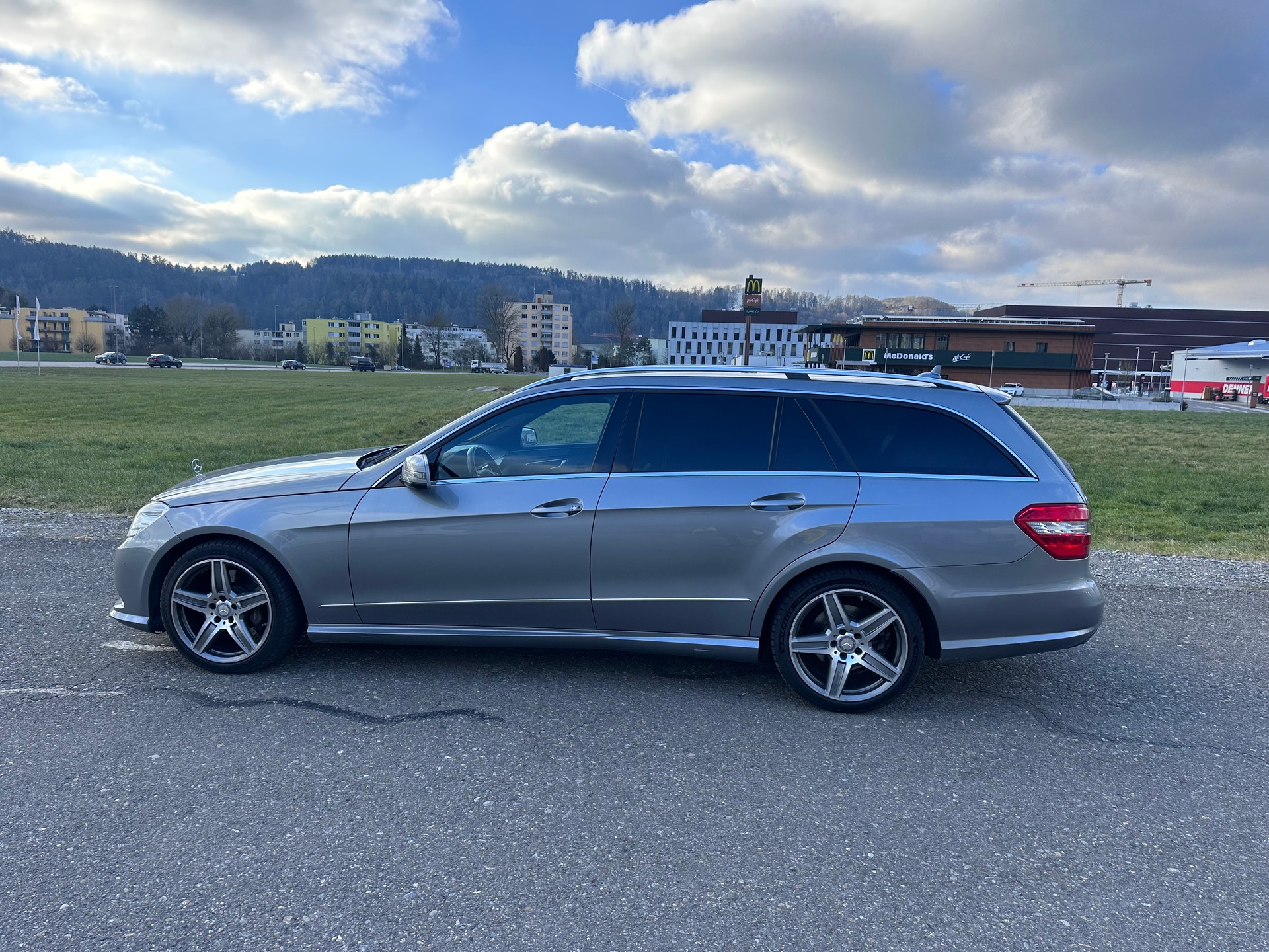 MERCEDES-BENZ E 350 CDI BlueEff. Avantgarde 4Matic 7G-Tronic-image-4