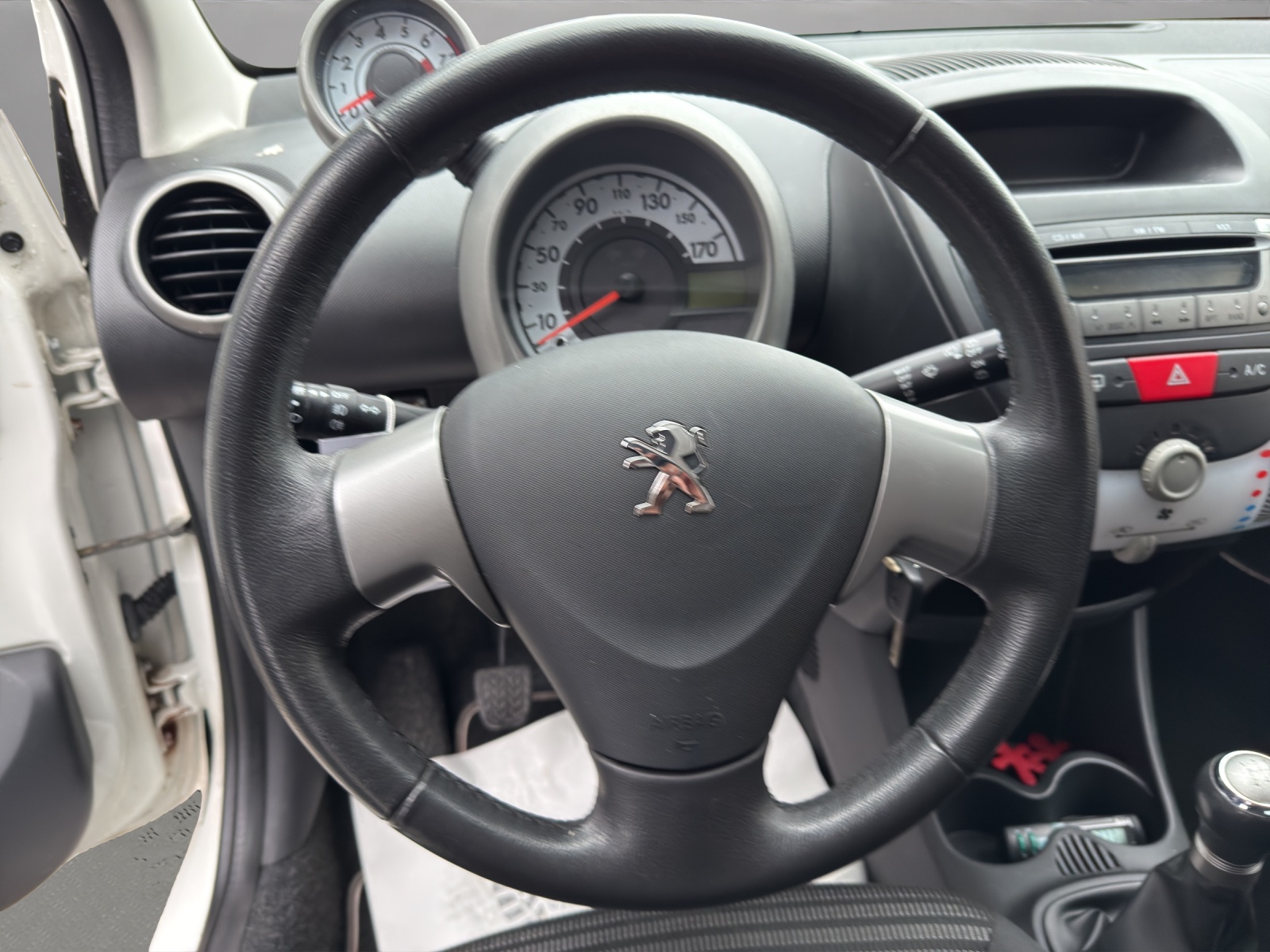 PEUGEOT 107 1.0 Style-image-9