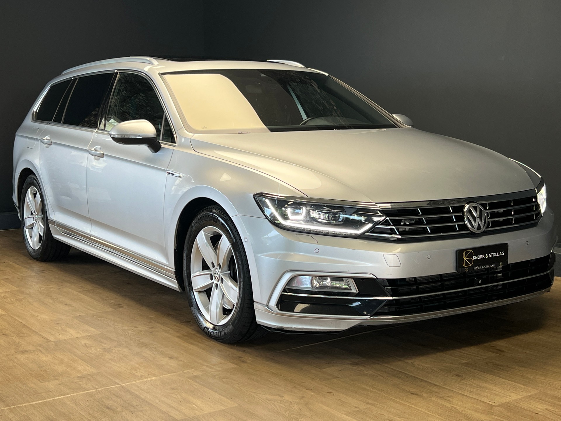 VW Passat Variant 2.0 TDI BMT R-Line High. DSG 4Motion-image-2
