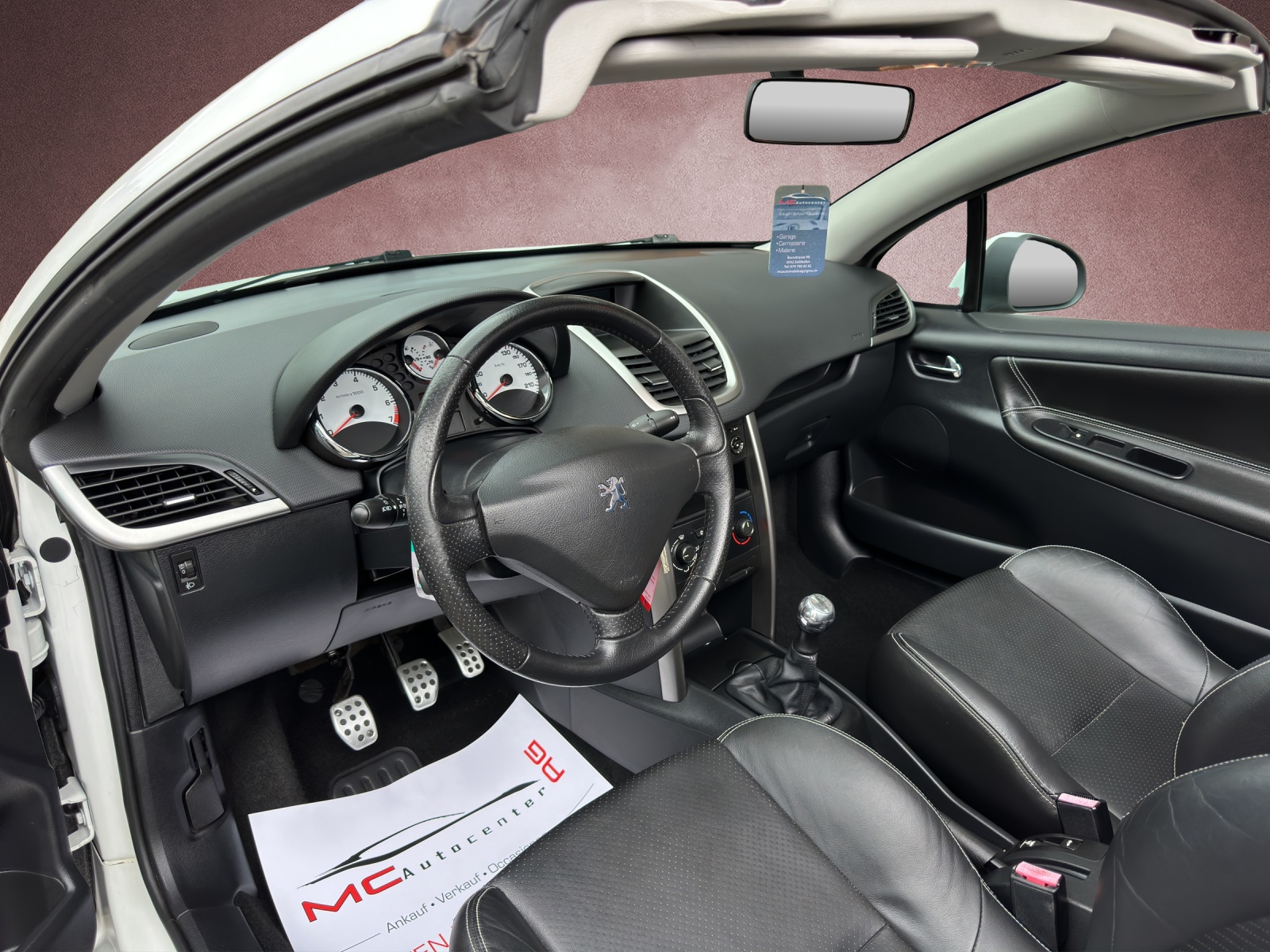 PEUGEOT 207 CC 1.6 16V Swiss Edition-image-9