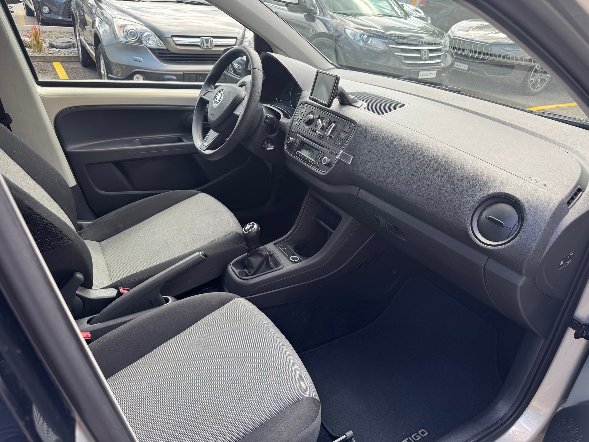 SKODA Citigo 1.0 G-tec Elegance-image-4
