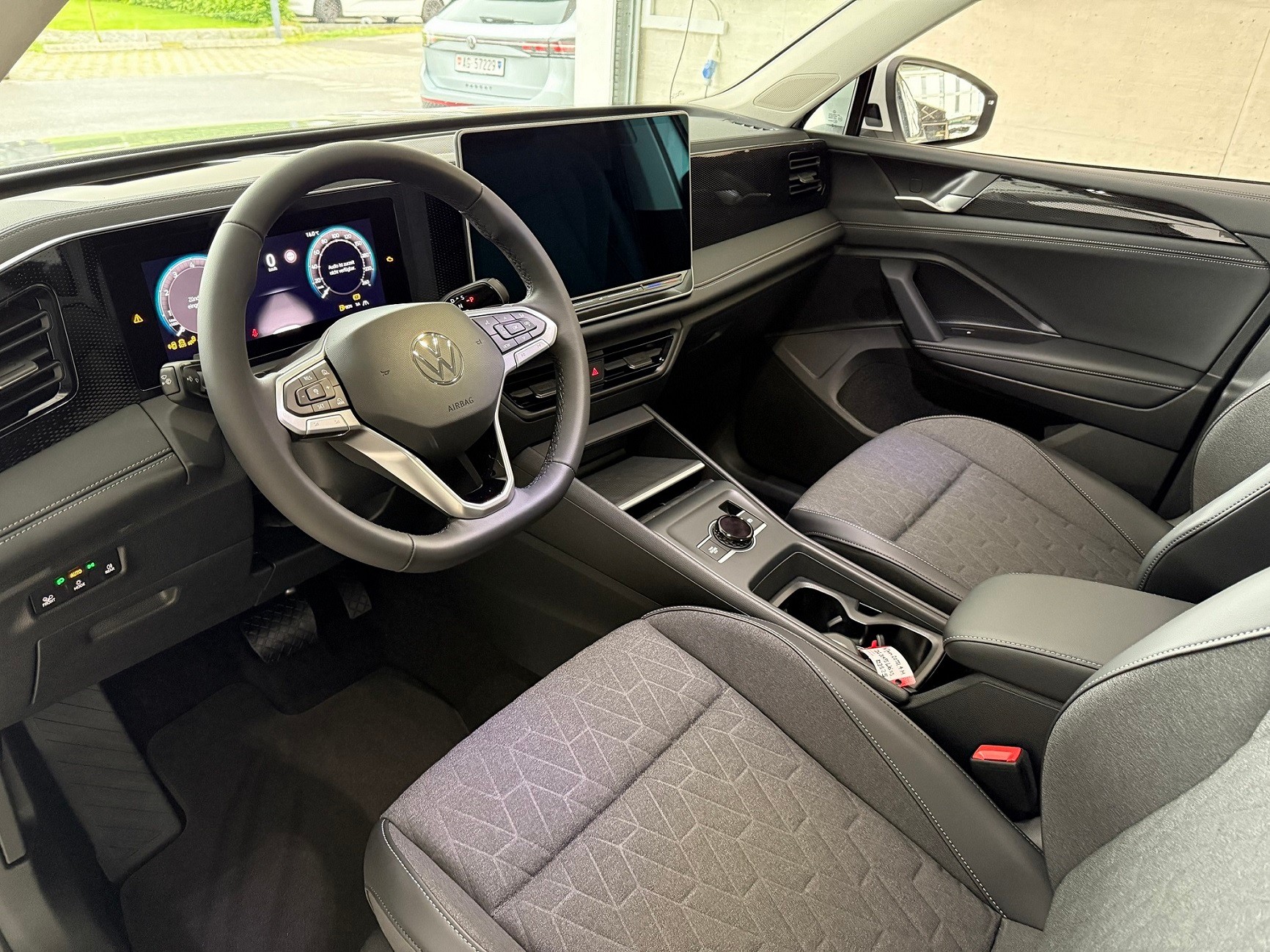 VW Tiguan 2.0 TSI DSG Life 4Motion-image-7