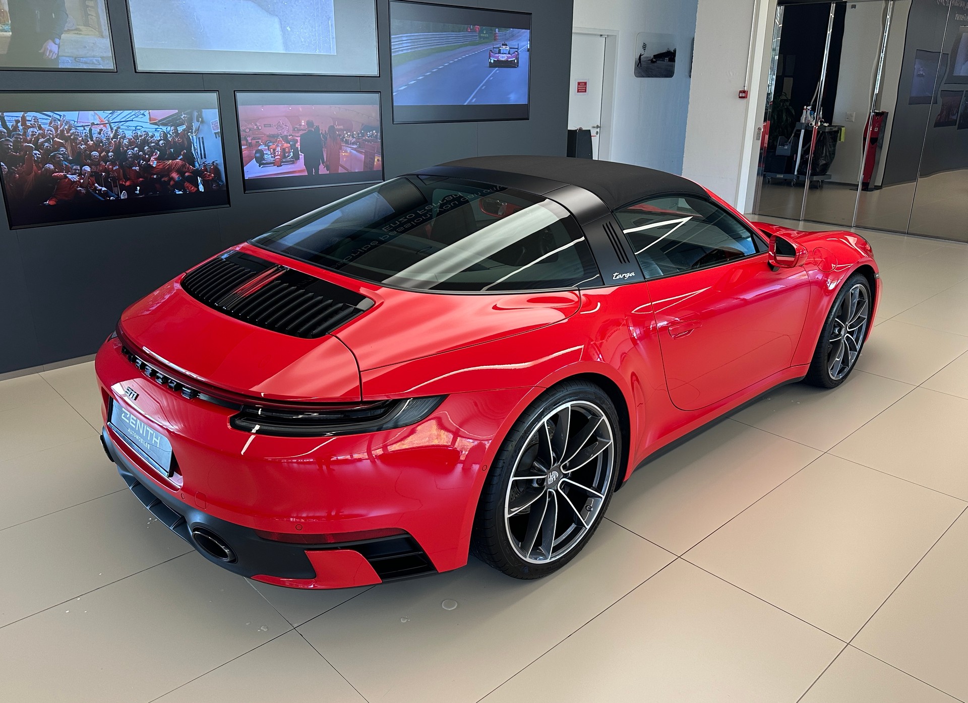 PORSCHE 911 Targa 4 PDK-image-4