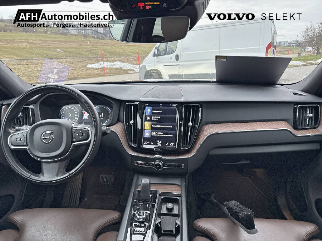 VOLVO XC60 2.0 T8 TE Momentum eAWD-image-12