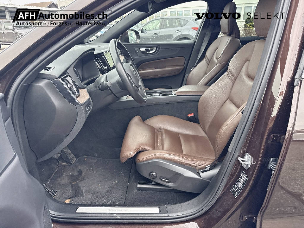 VOLVO XC60 2.0 T8 TE Momentum eAWD-image-17