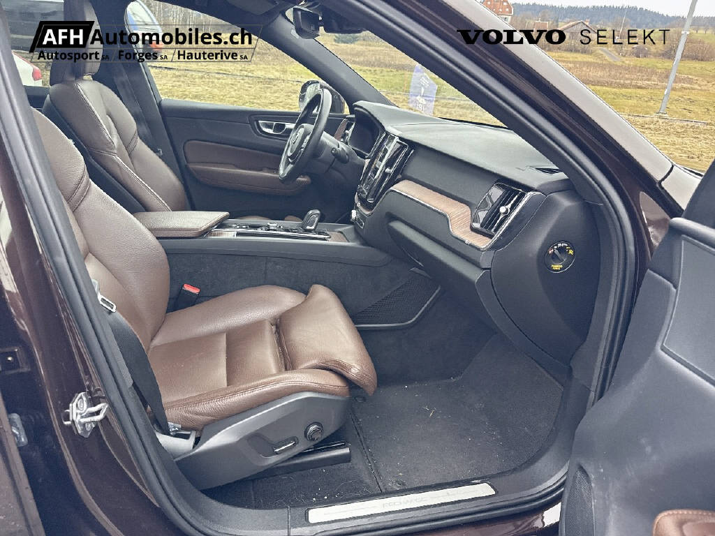 VOLVO XC60 2.0 T8 TE Momentum eAWD-image-14