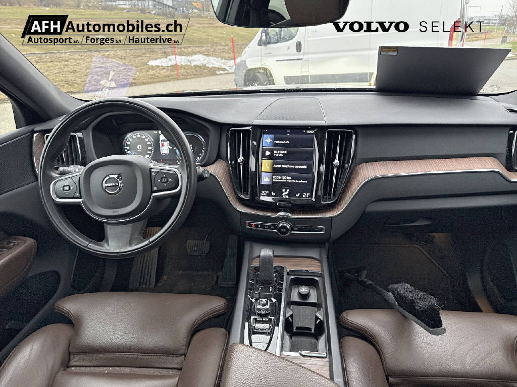 VOLVO XC60 2.0 T8 TE Momentum eAWD-image-13