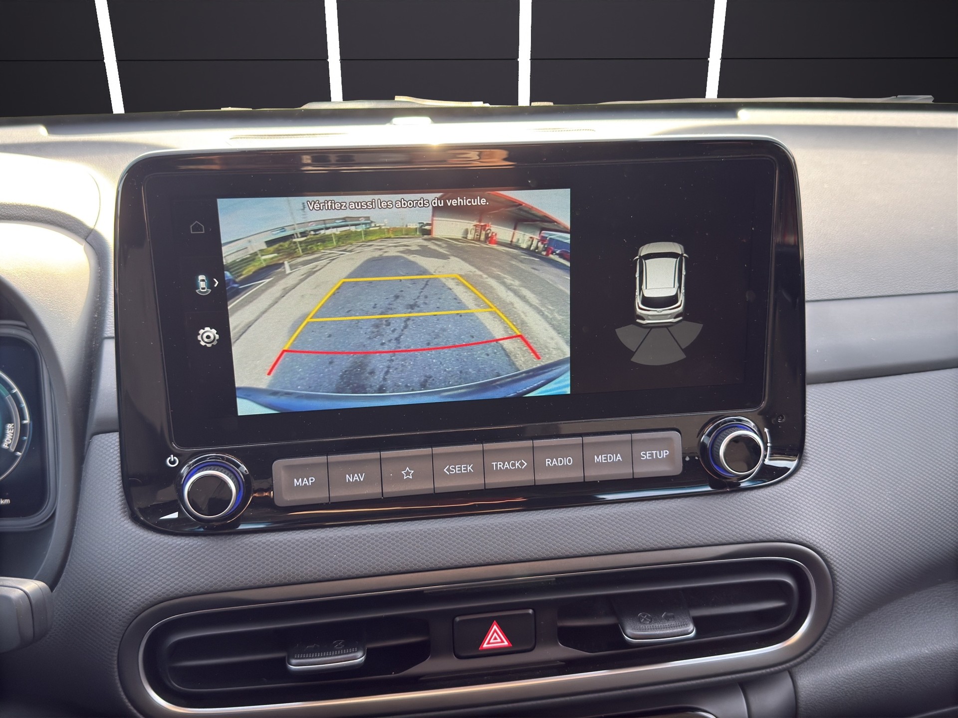 HYUNDAI Kona 1.6 GDi HEV Amplia DCT-image-12