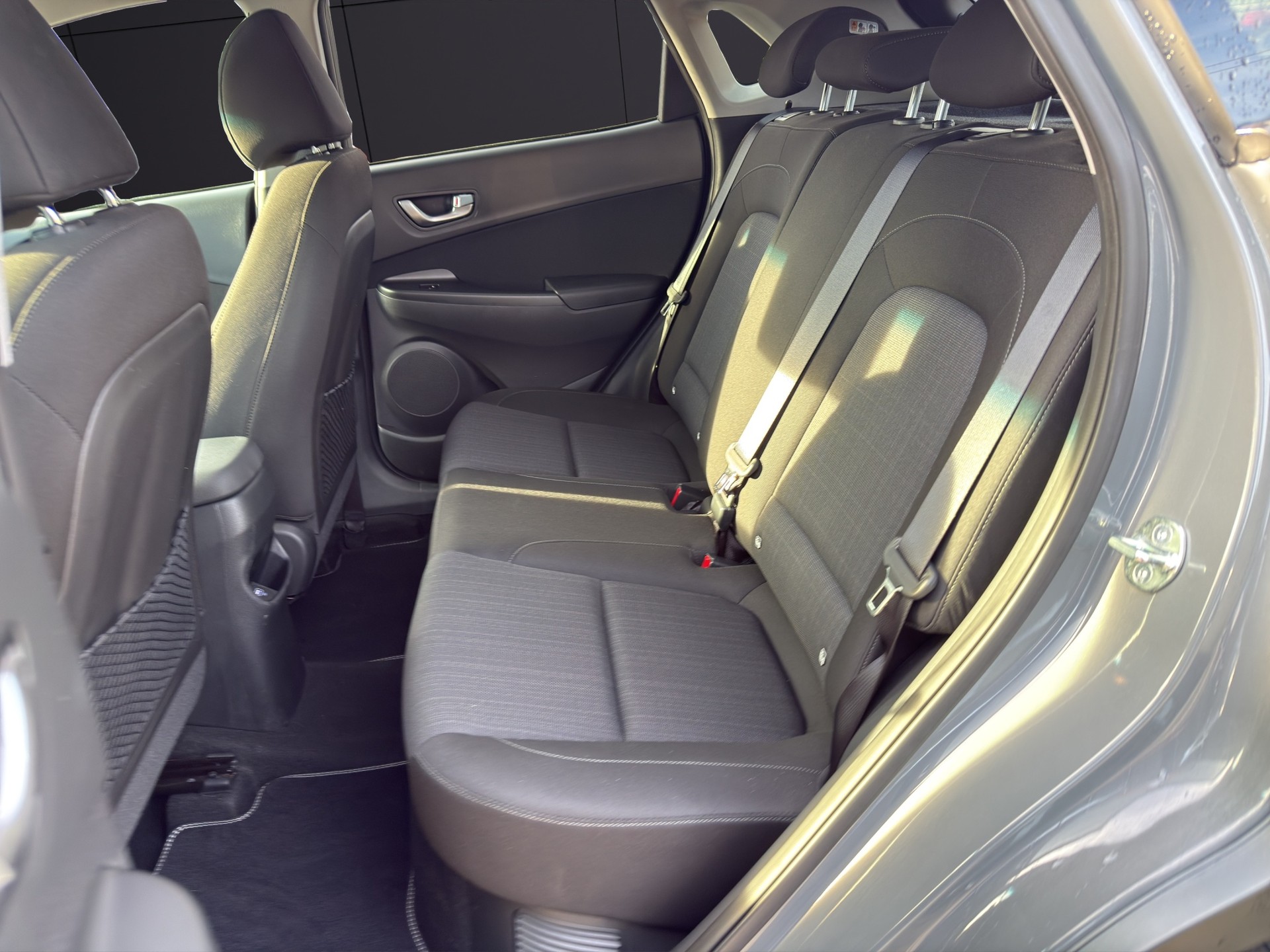 HYUNDAI Kona 1.6 GDi HEV Amplia DCT-image-15