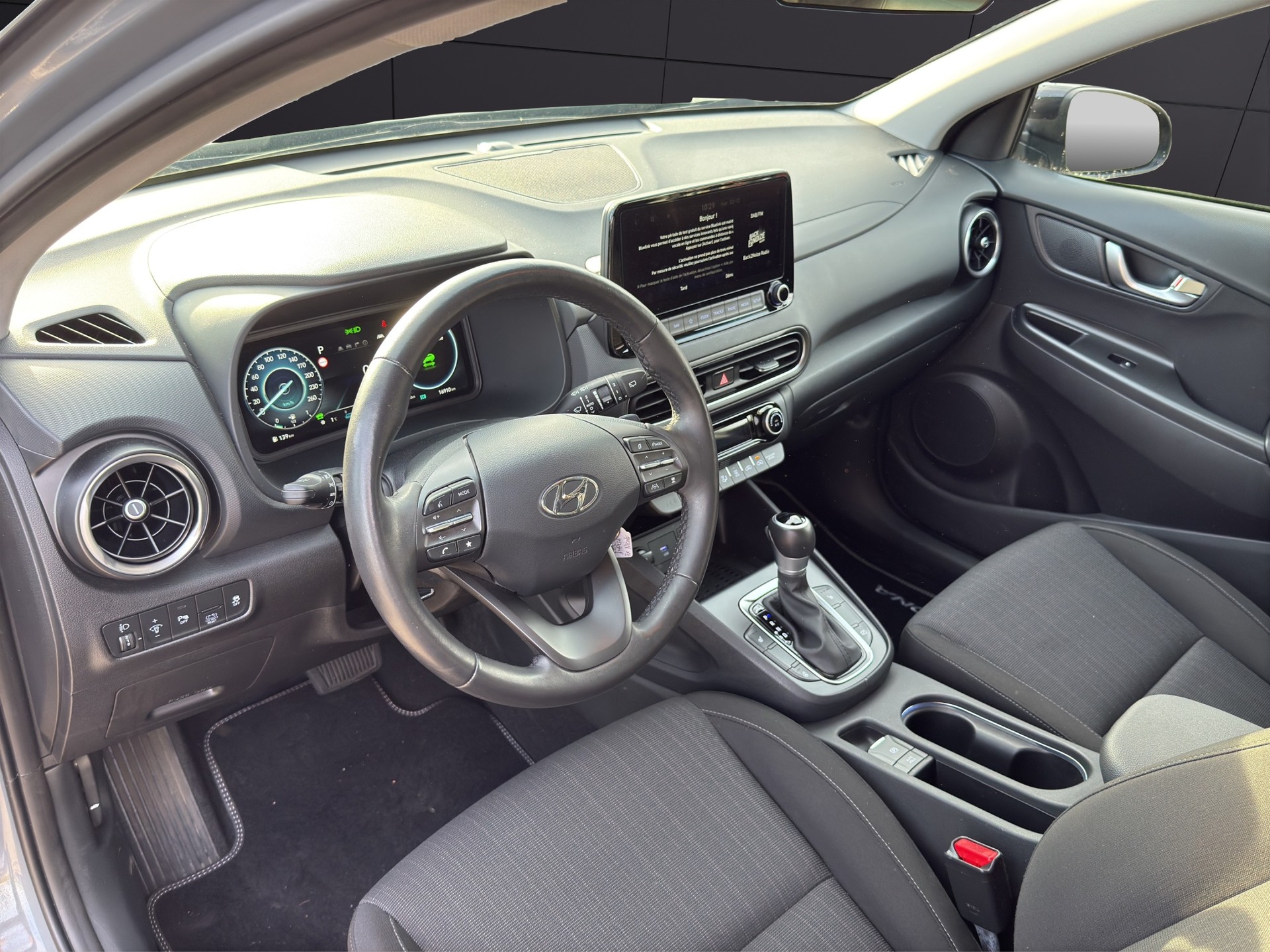 HYUNDAI Kona 1.6 GDi HEV Amplia DCT-image-13