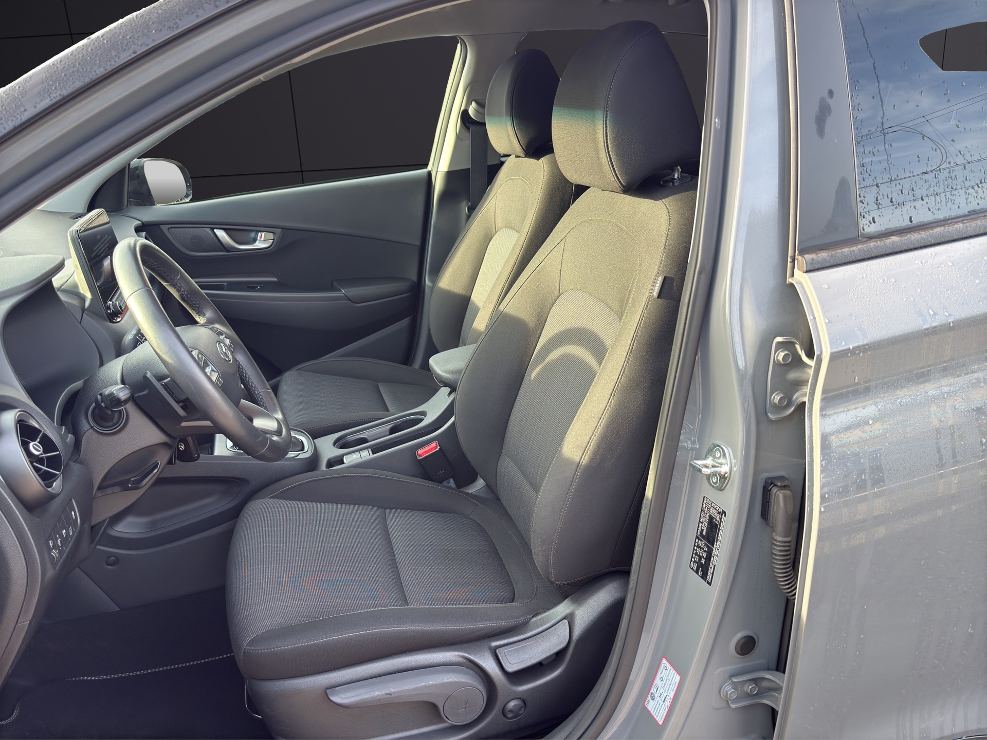 HYUNDAI Kona 1.6 GDi HEV Amplia DCT-image-14