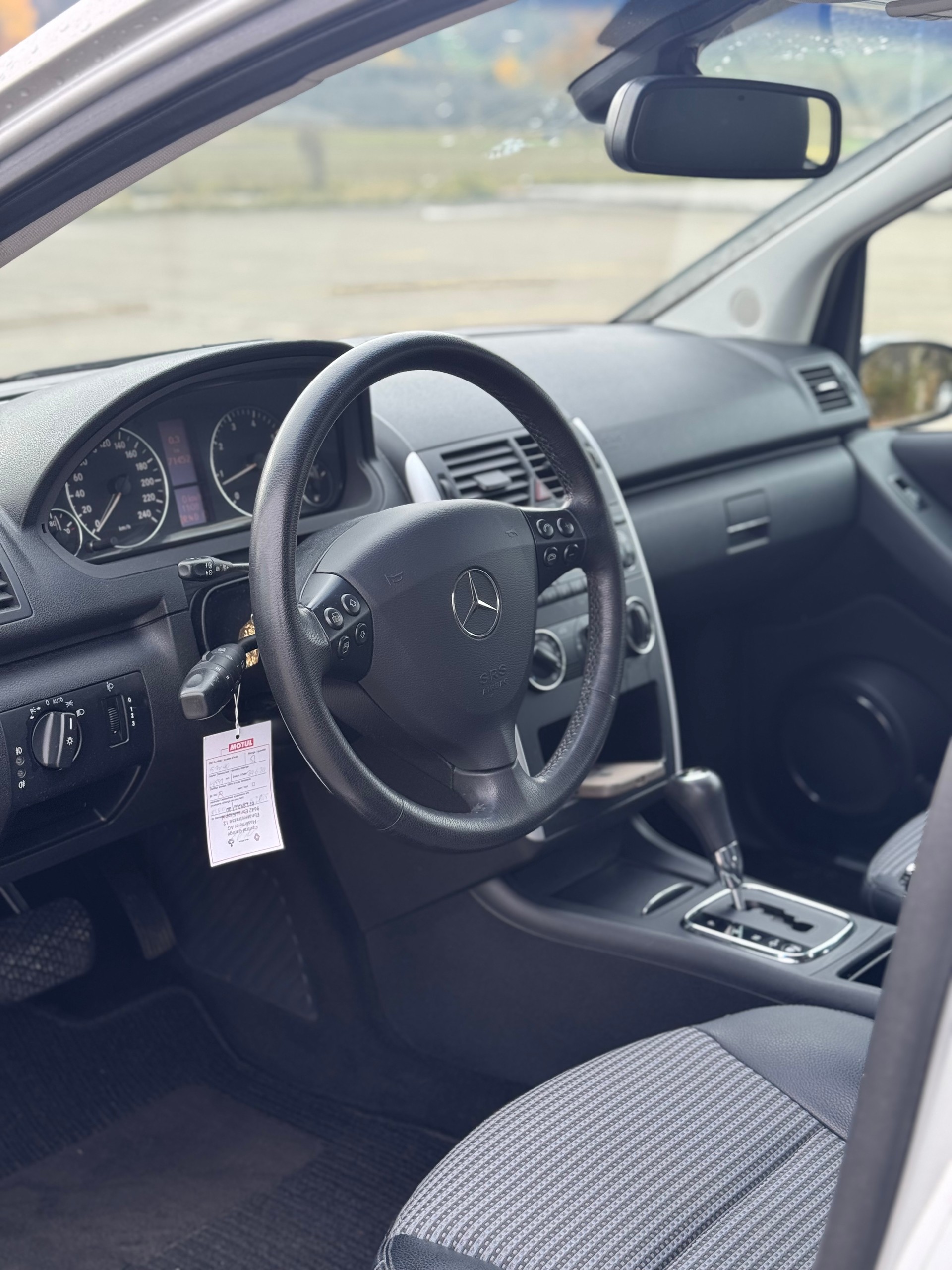 MERCEDES-BENZ A 170 Elégance Automatik-image-10