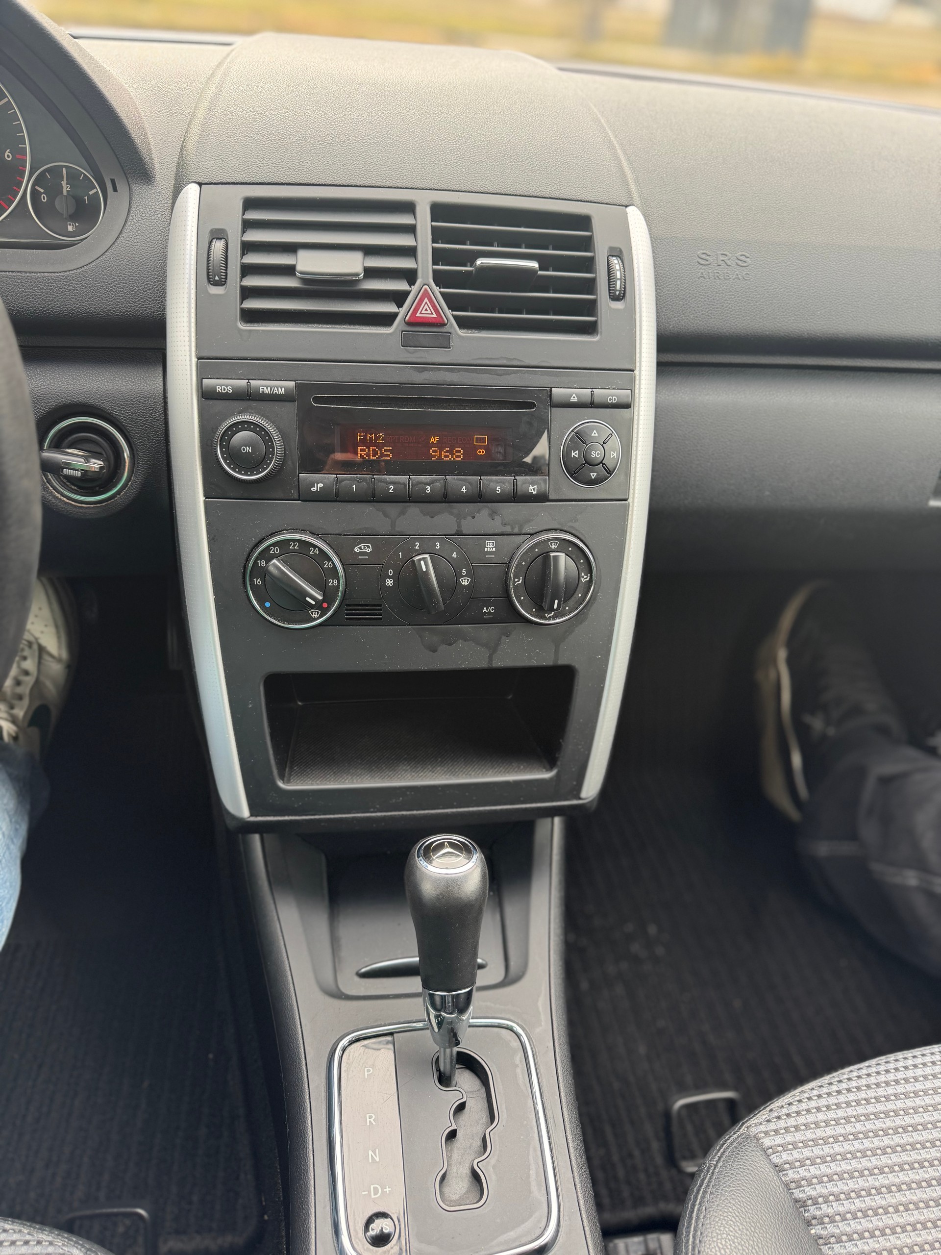 MERCEDES-BENZ A 170 Elégance Automatik-image-11
