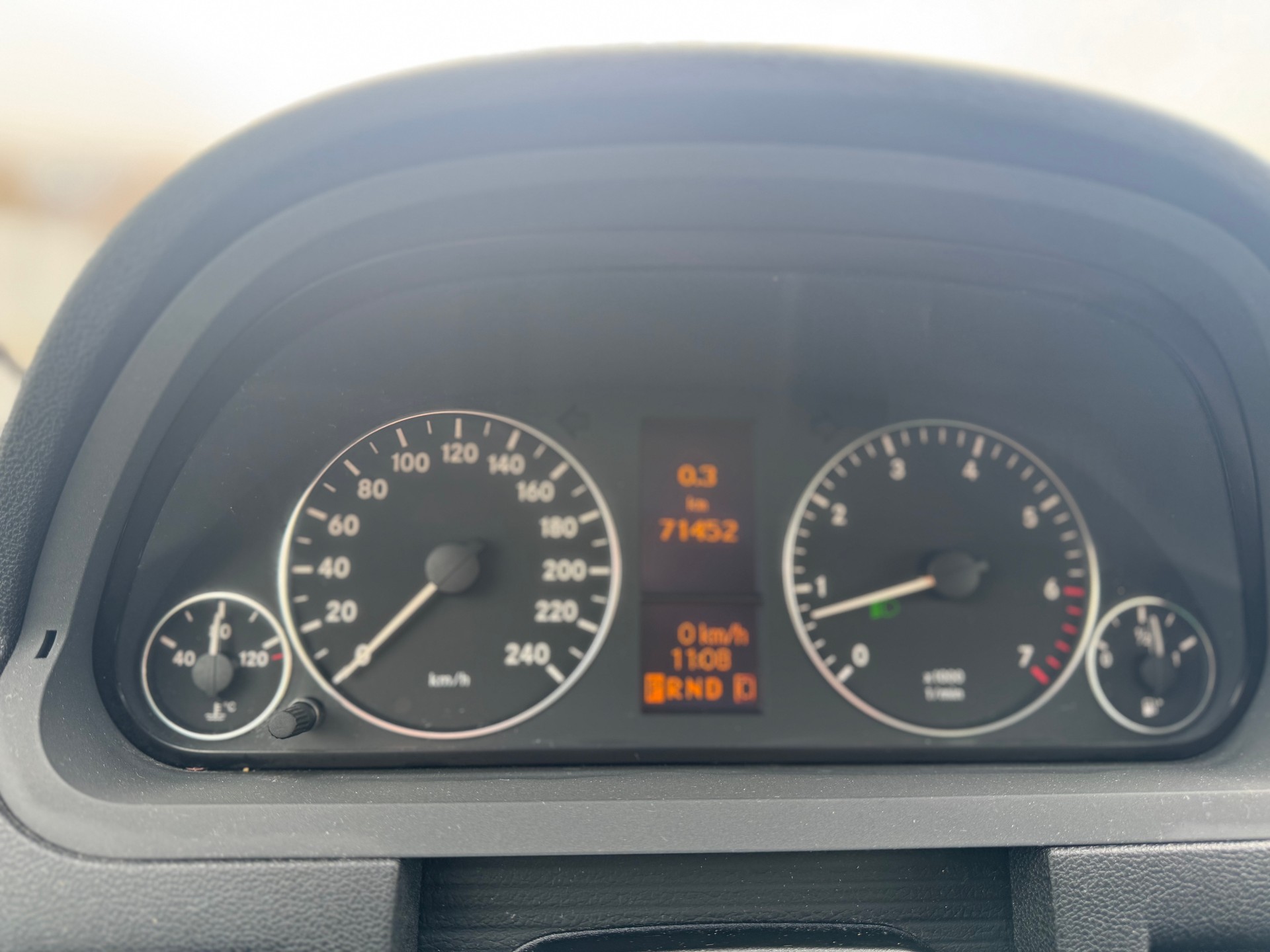 MERCEDES-BENZ A 170 Elégance Automatik-image-12