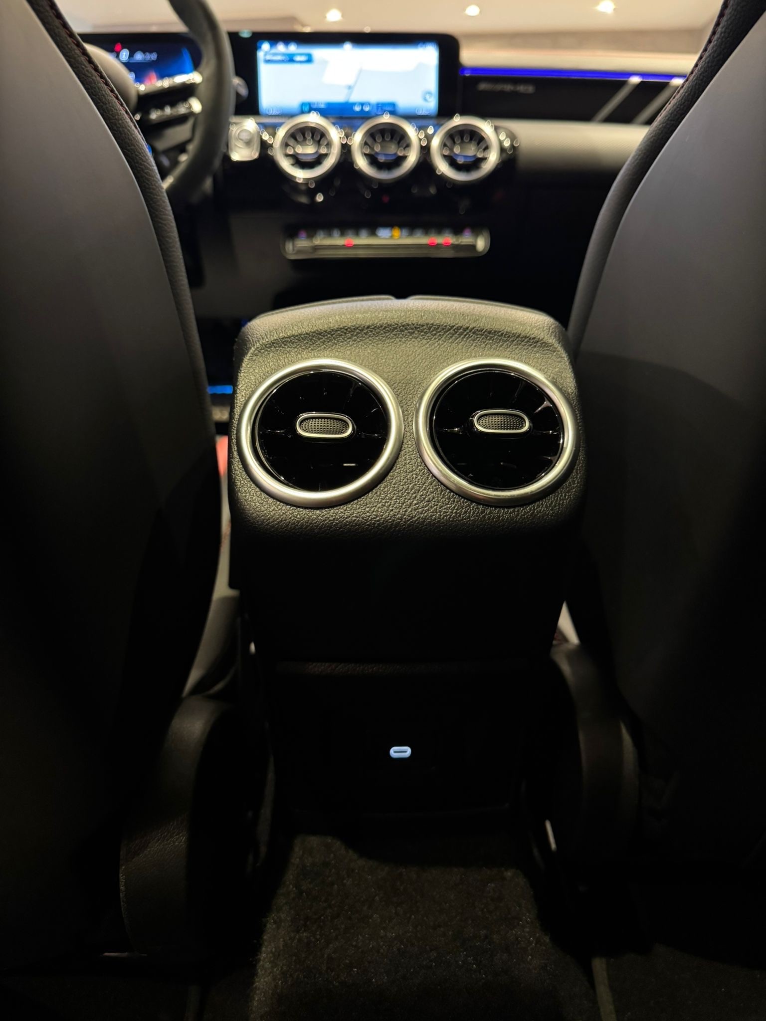 MERCEDES-BENZ CLA 35 AMG 4matic-image-16