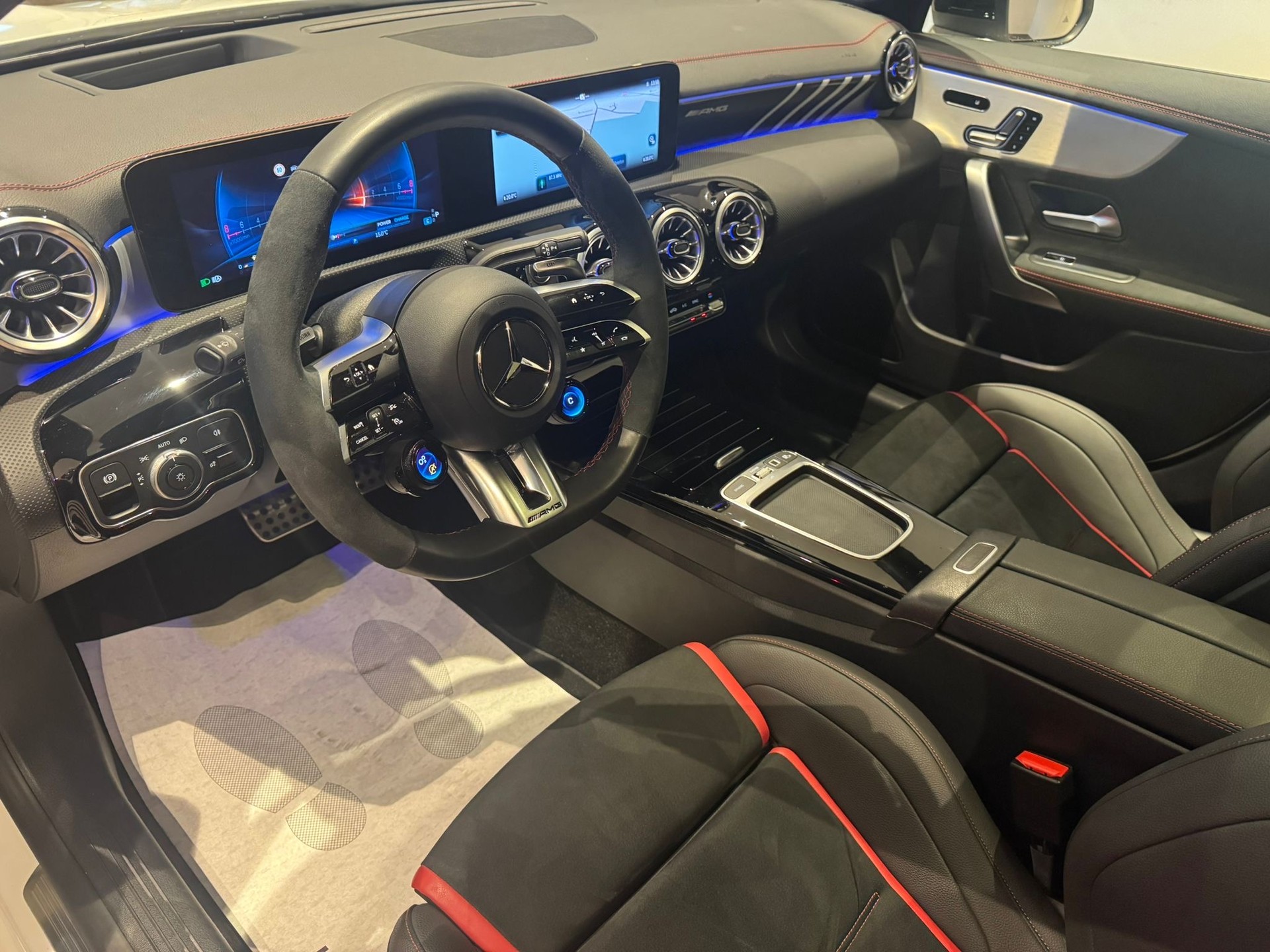 MERCEDES-BENZ CLA 35 AMG 4matic-image-12