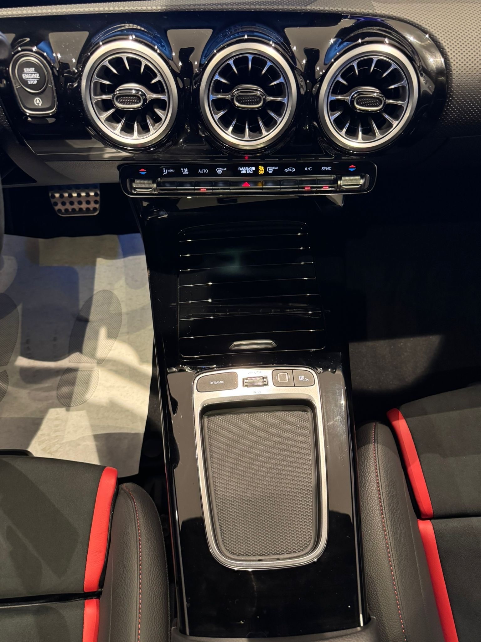 MERCEDES-BENZ CLA 35 AMG 4matic-image-18